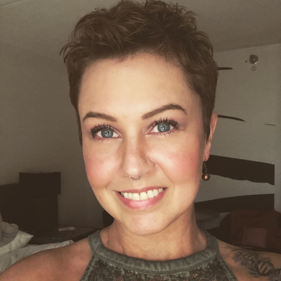 Meet your Posher, Miranda - Picture 4 of 4